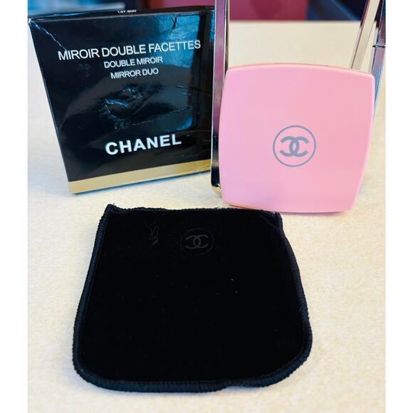 COMPACT MIRROR: Limited-Edition CHANEL Pink w/Golden Monogram, NWOT - Picture 1 of 13